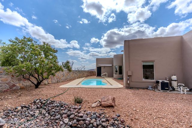 3930 Quail Brush Court, Las Cruces, NM 88011