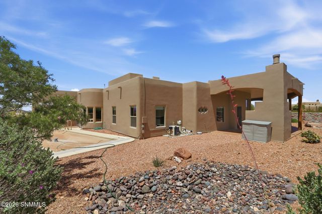 3930 Quail Brush Court, Las Cruces, NM 88011