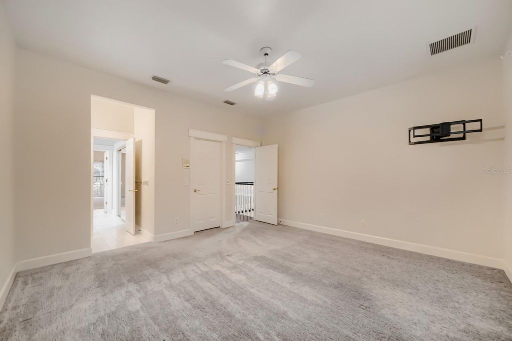 Image 25 of property listing at 7601 DEBEAUBIEN DRIVE, Orlando, FL 32835