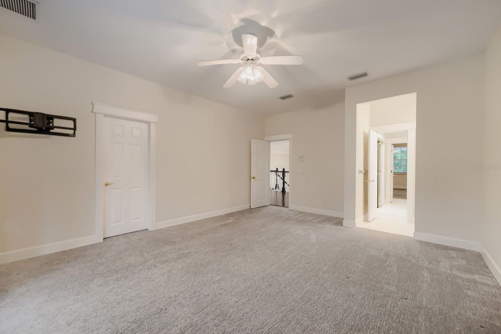 Image 31 of property listing at 7601 DEBEAUBIEN DRIVE, Orlando, FL 32835
