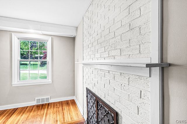 5 Glencrest Blvd, New Hartford, NY 13413