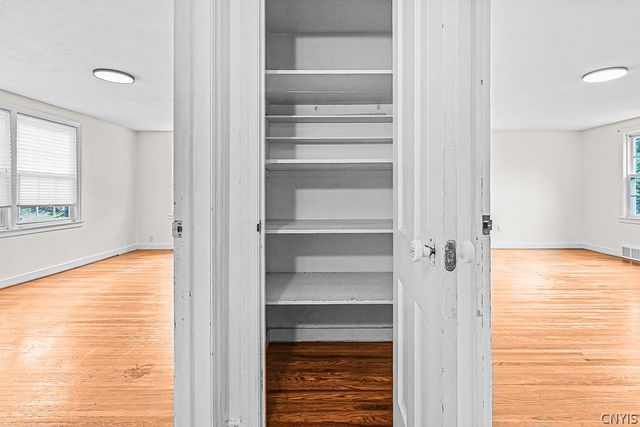 5 Glencrest Blvd, New Hartford, NY 13413