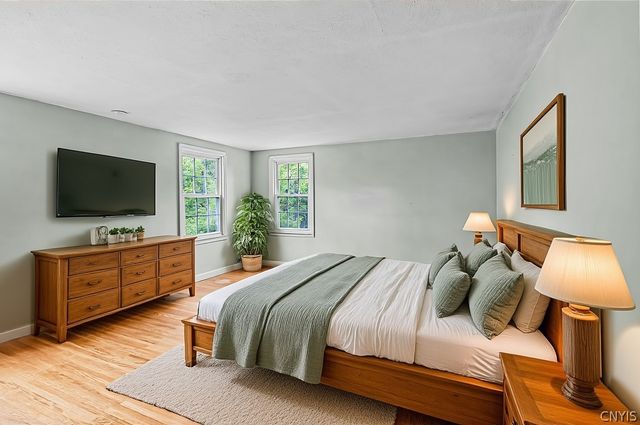 5 Glencrest Blvd, New Hartford, NY 13413