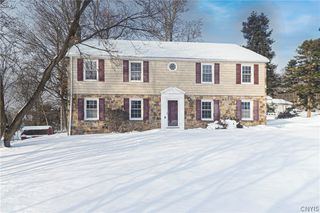 5 Glencrest Blvd, New Hartford, NY 13413