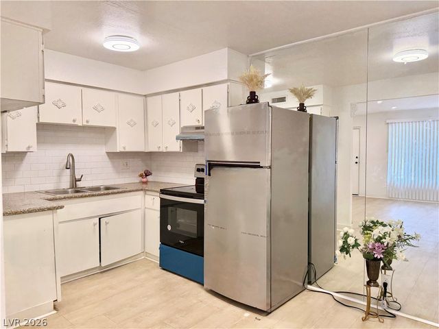 575 South Royal Crest Circle 7, Las Vegas, NV 89169