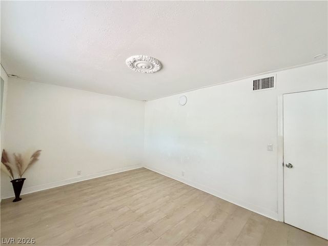 575 South Royal Crest Circle 7, Las Vegas, NV 89169