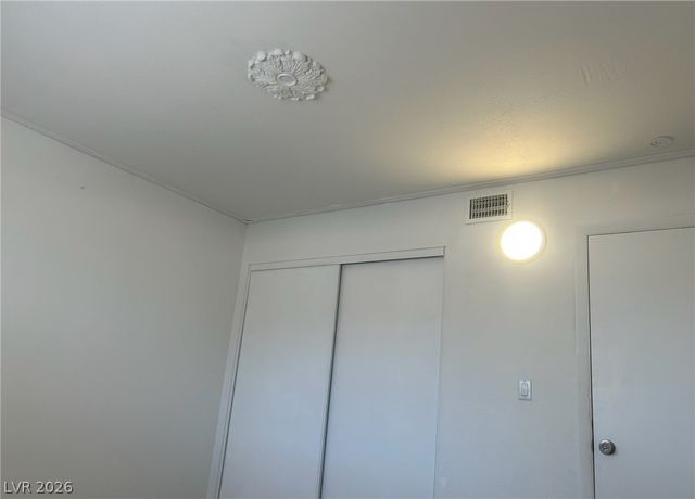 575 South Royal Crest Circle 7, Las Vegas, NV 89169
