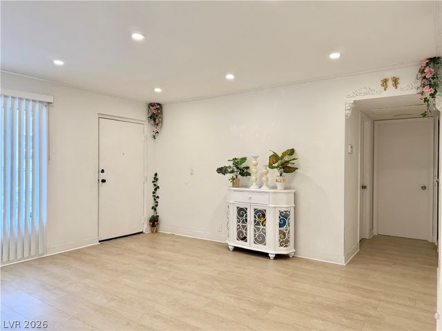 575 South Royal Crest Circle 7, Las Vegas, NV 89169