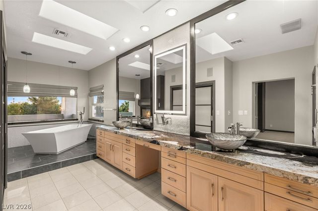 8001 Ryans Reef Lane, Las Vegas, NV 89128