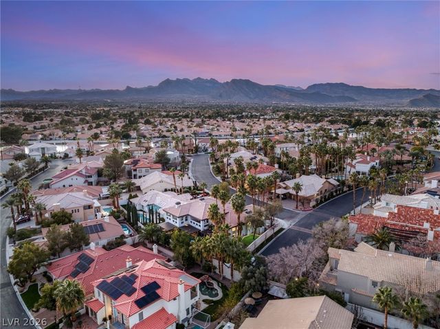 8001 Ryans Reef Lane, Las Vegas, NV 89128