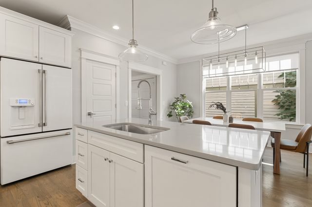 1110A N 6th St, Nashville, TN 37207