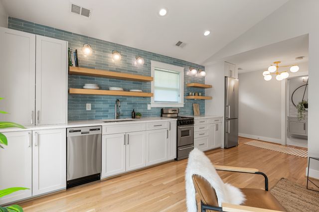 1110A N 6th St, Nashville, TN 37207