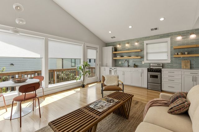 1110A N 6th St, Nashville, TN 37207