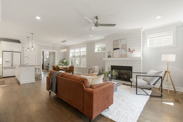 1110A N 6th St, Nashville, TN 37207