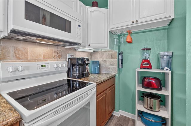 15401 FORTUNA BAY Dr 105, Corpus Christi, TX 78418