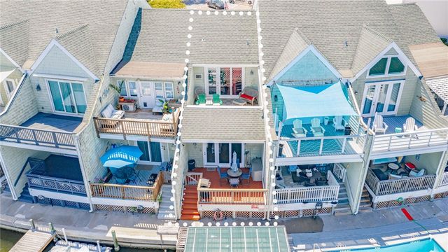 15401 FORTUNA BAY Dr 105, Corpus Christi, TX 78418