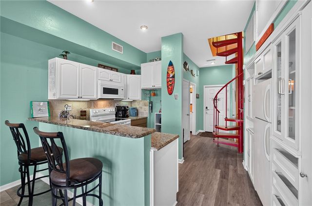 15401 FORTUNA BAY Dr 105, Corpus Christi, TX 78418