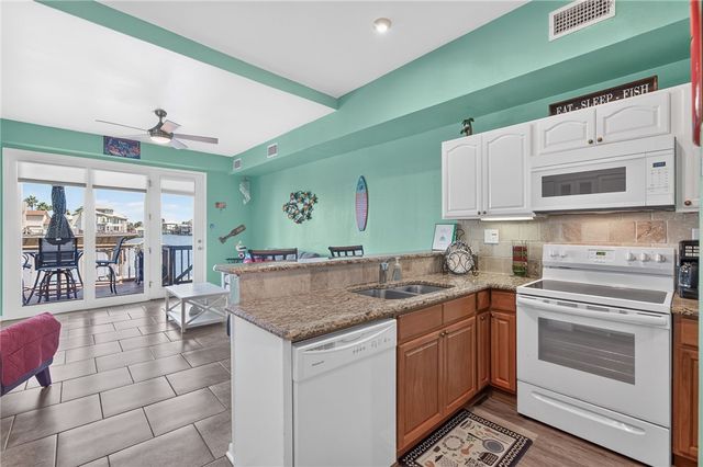 15401 FORTUNA BAY Dr 105, Corpus Christi, TX 78418