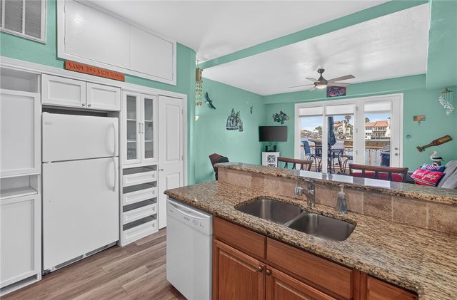 15401 FORTUNA BAY Dr 105, Corpus Christi, TX 78418