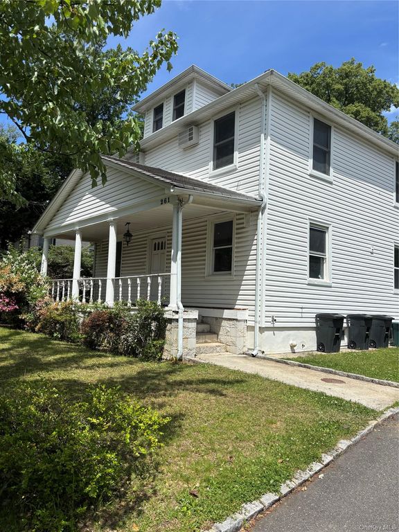 261 Schenck Avenue 2nd Floor, Great Neck, NY 11021