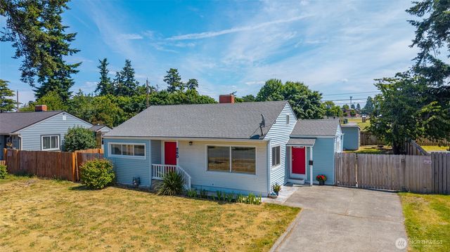 260 SE Glencoe Street, Oak Harbor, WA 98277