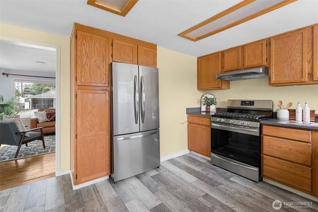 260 SE Glencoe Street, Oak Harbor, WA 98277