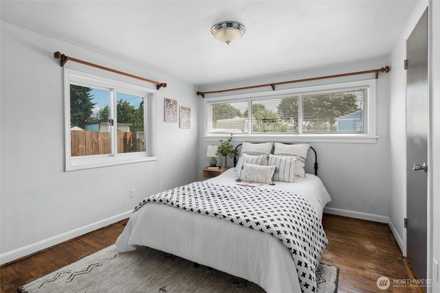 260 SE Glencoe Street, Oak Harbor, WA 98277