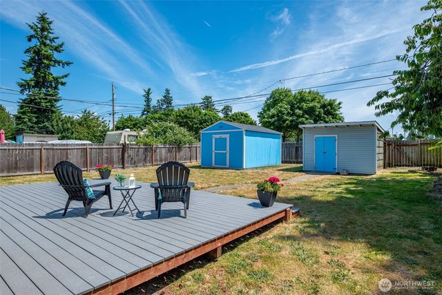 260 SE Glencoe Street, Oak Harbor, WA 98277