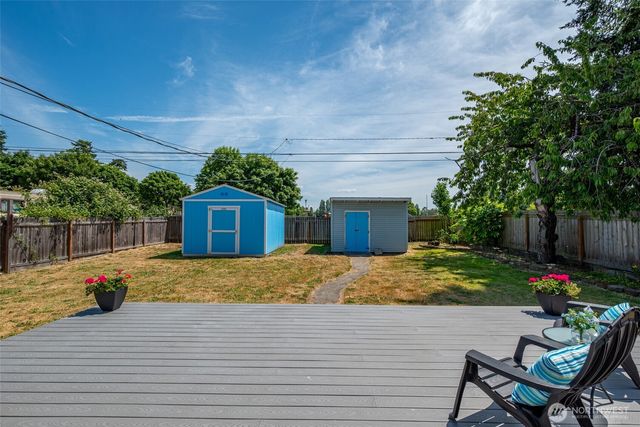 260 SE Glencoe Street, Oak Harbor, WA 98277