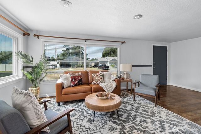 260 SE Glencoe Street, Oak Harbor, WA 98277