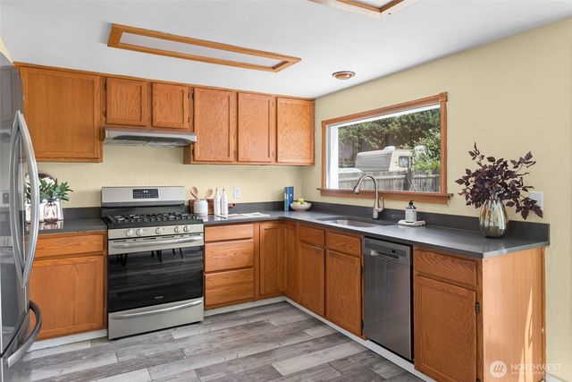 260 SE Glencoe Street, Oak Harbor, WA 98277