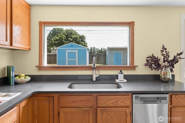260 SE Glencoe Street, Oak Harbor, WA 98277
