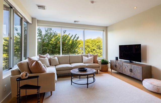 35 Cherry St Unit 302, Burlington, VT 05401