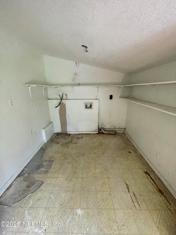 5927 WESCONNETT Boulevard, Jacksonville, FL 32244