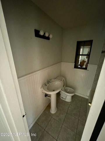5927 WESCONNETT Boulevard, Jacksonville, FL 32244
