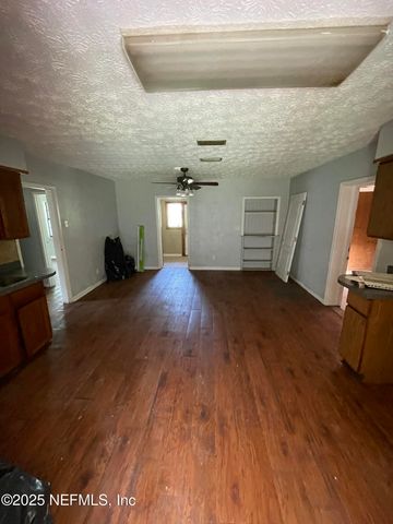 5927 WESCONNETT Boulevard, Jacksonville, FL 32244