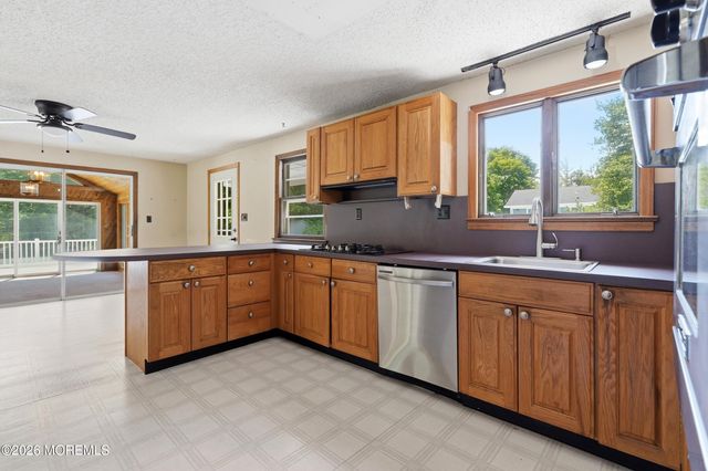 365 Stagecoach Road, Millstone, NJ 08510