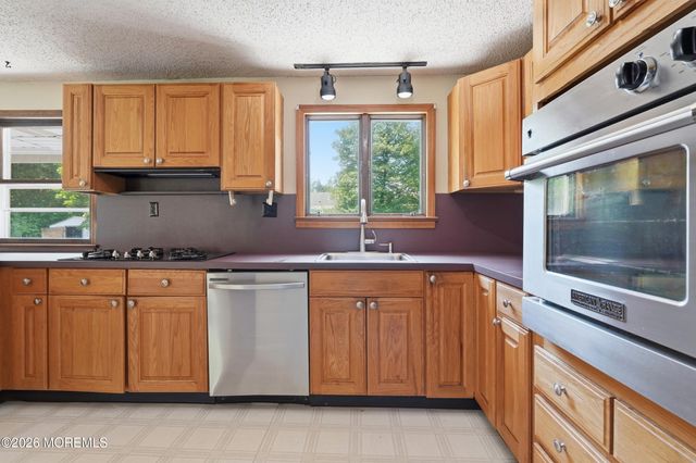 365 Stagecoach Road, Millstone, NJ 08510