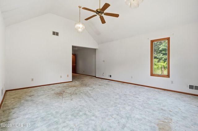 365 Stagecoach Road, Millstone, NJ 08510