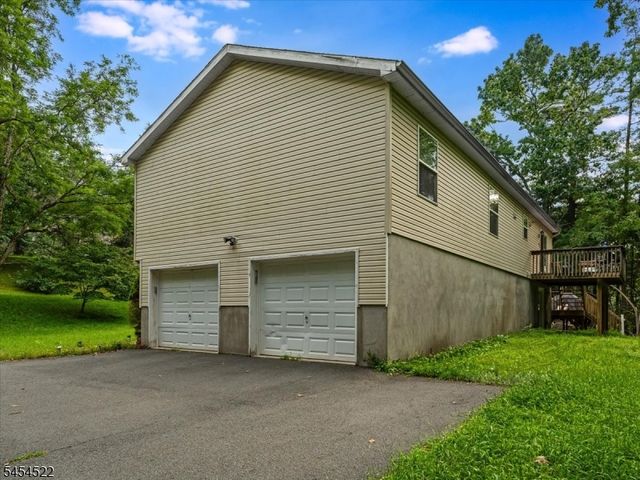 7 Galloping Hill Rd, Montague Twp., NJ 07827
