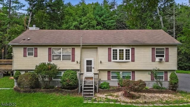 7 Galloping Hill Rd, Montague Twp., NJ 07827