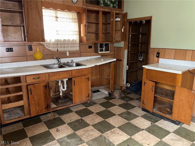 3645 E 54th Street, Cleveland, OH 44105