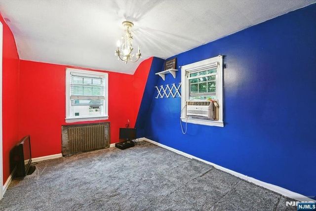 40 Rosedale Avenue, Elmwood Park, NJ 07407