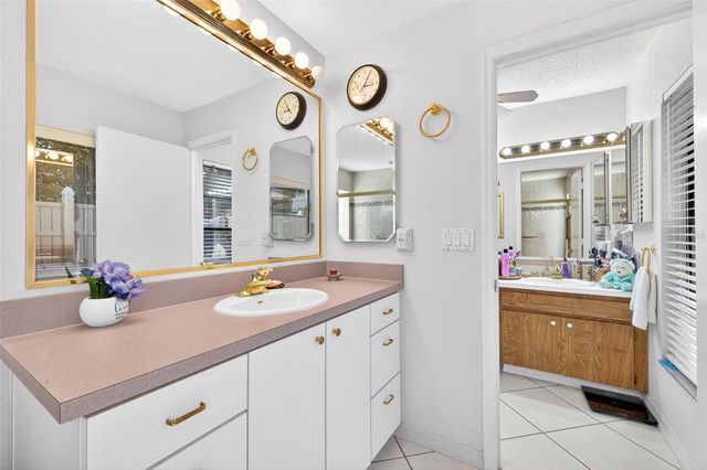 5035 BARROWE DRIVE, Tampa, FL 33624