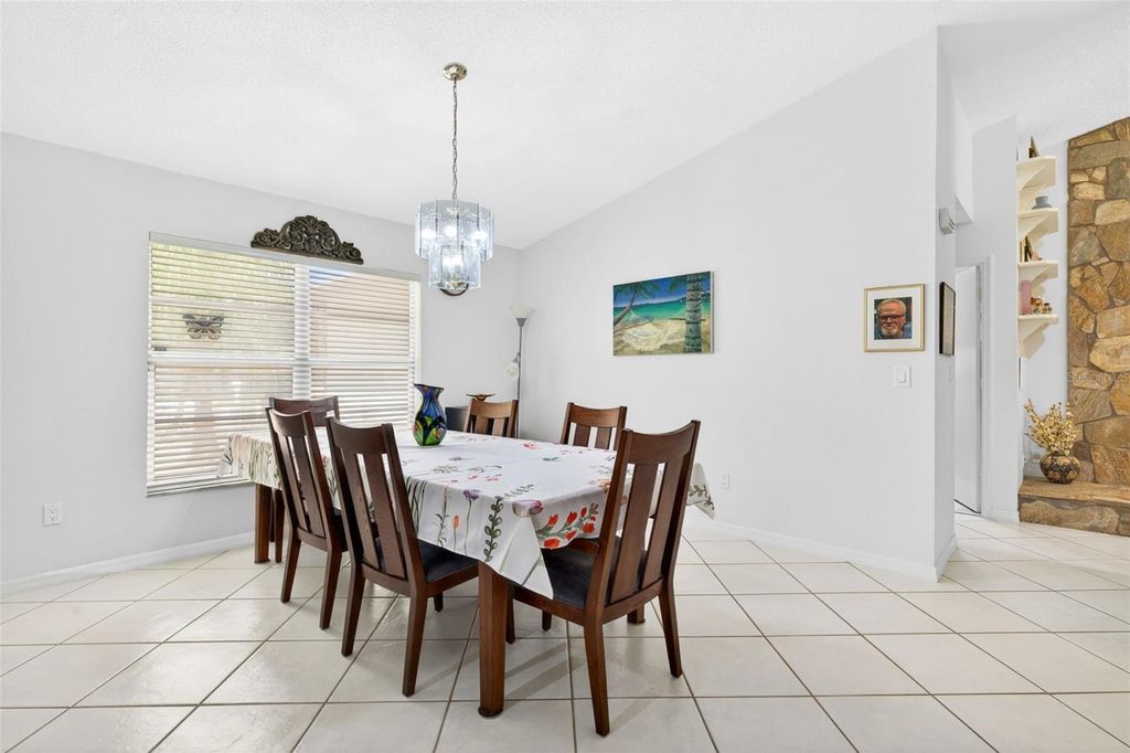 Image 11 of property listing at 5035 BARROWE DRIVE, Tampa, FL 33624