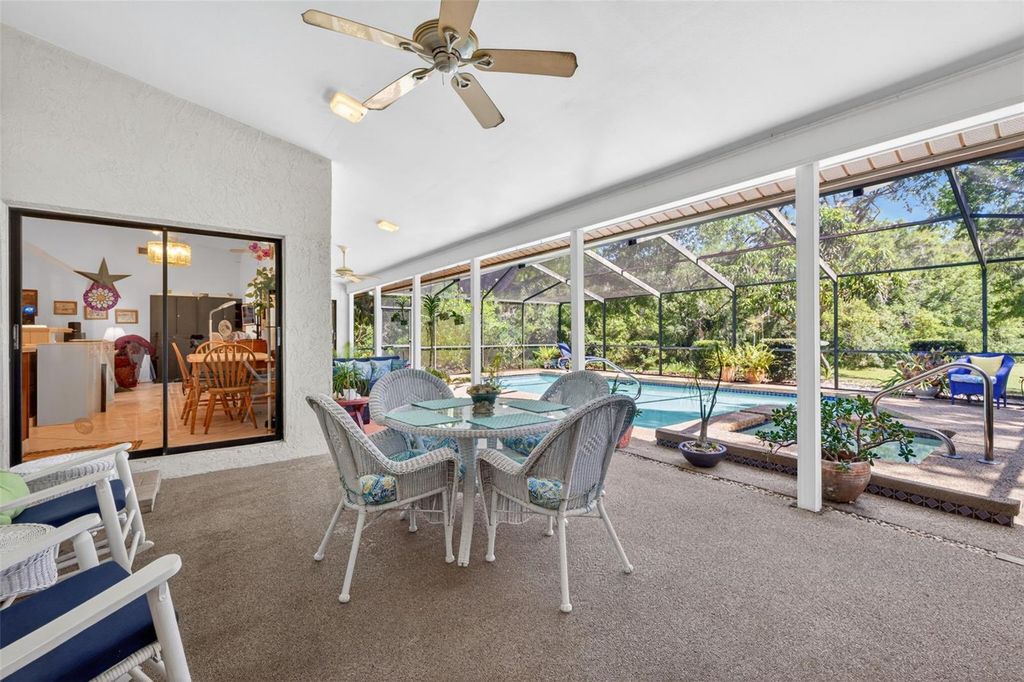 Image 30 of property listing at 5035 BARROWE DRIVE, Tampa, FL 33624