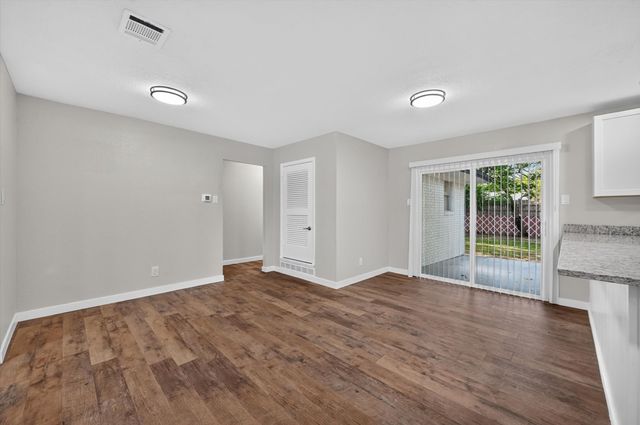 7516 S College Circle, North Richland Hills, TX 76180