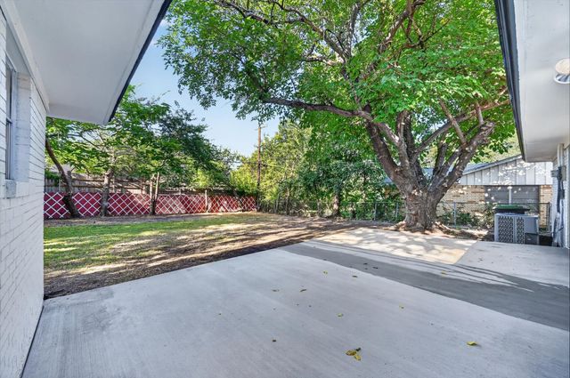 7516 S College Circle, North Richland Hills, TX 76180
