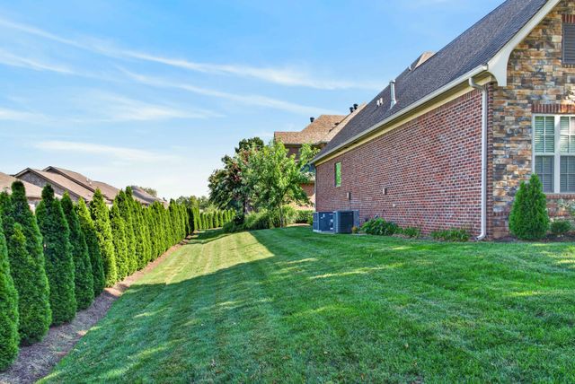 1006 Peck Pl, Hendersonville, TN 37075