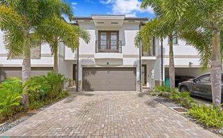 4507 E Aqua Bella Lane, Fort Lauderdale, FL 33312